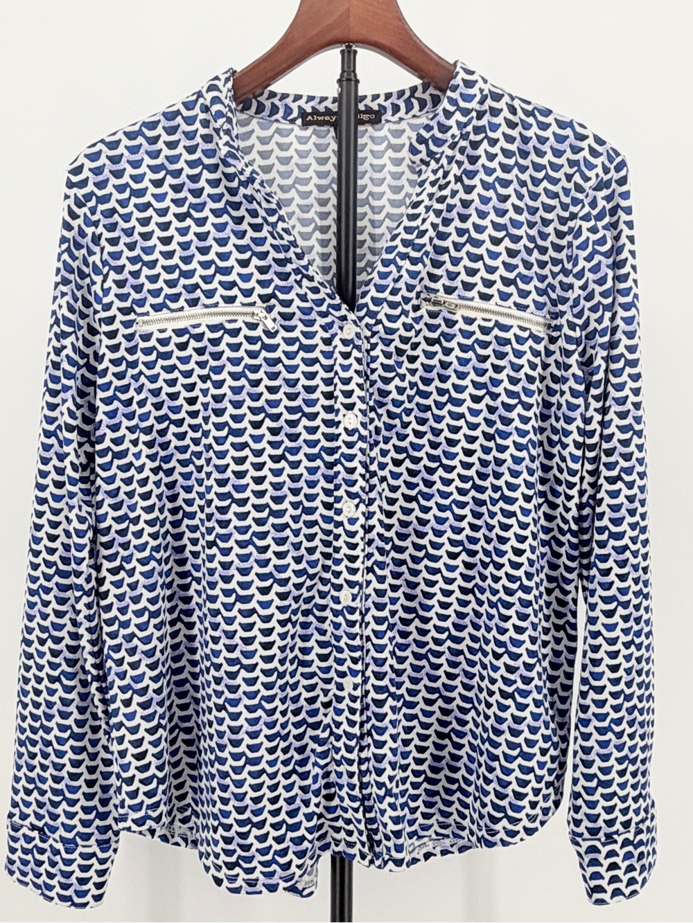 Always Indigo blue white geometric scandi print button-down blouse top medium